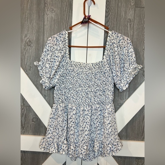 235. Sienna Sky Peasant Floral Top M - Picture 4 of 4